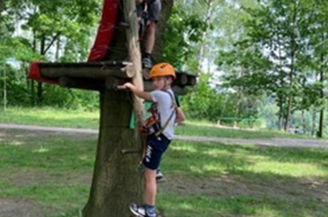 Dzieciaki na&nbsp;wycieczce